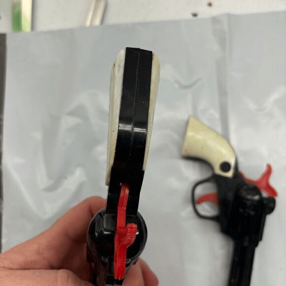 Vintage Hong Kong Made Cap Guns with Scabbards Black Gold Red White - Picture 7 of 11